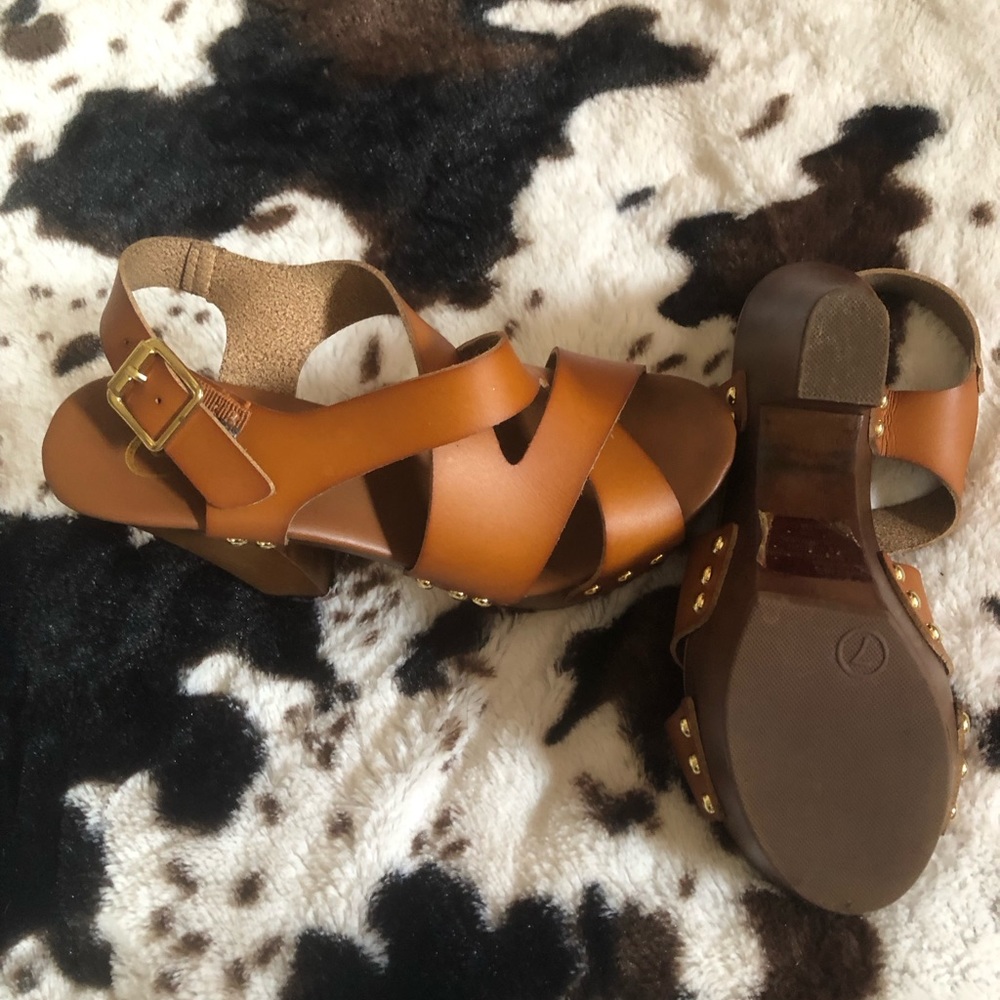 Comfortable heels goes with anything! One of my favorites